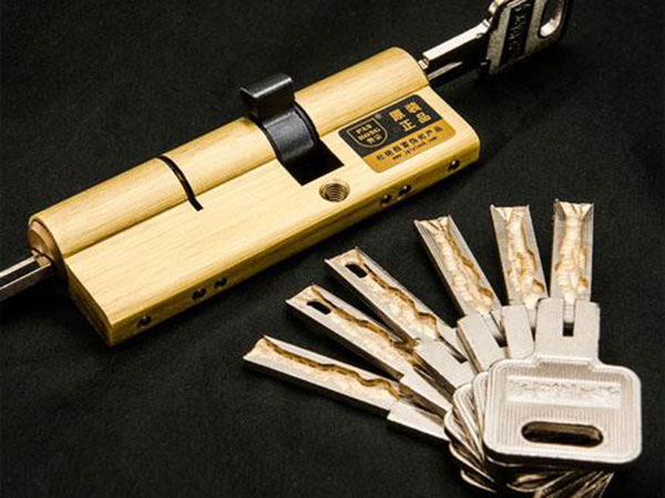 西乡24小时上门开锁公司