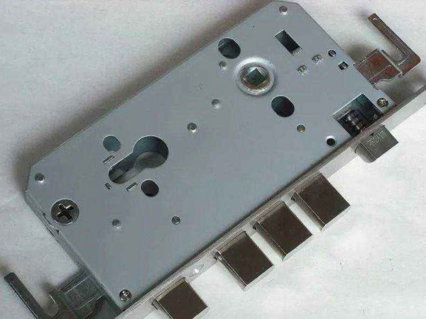 西乡24小时上门开锁公司