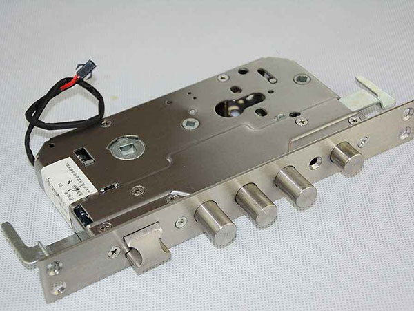 西乡24小时上门开锁公司