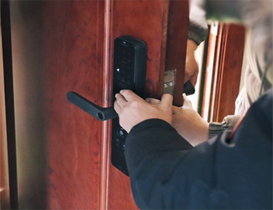 西乡24小时上门开锁公司